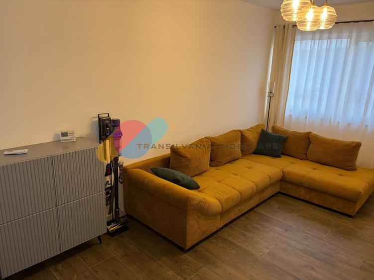 Apartament cu 3 camere semidecomandat, mobilat în Chinteni