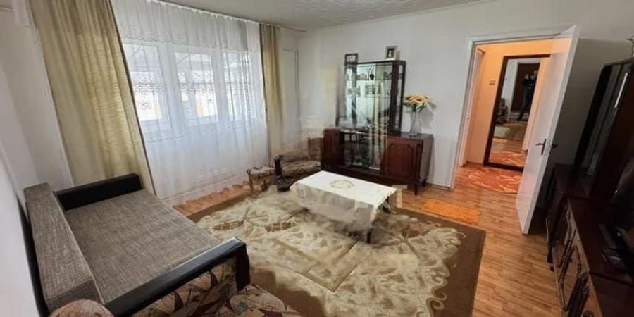 Apartament cu 2 camere semidecomandat, mobilat în Central