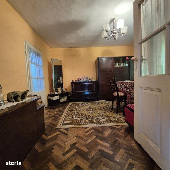 Casă cu 4 camere în Fiscut
