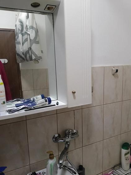 Apartament cu 3 camere semidecomandat în Micro II