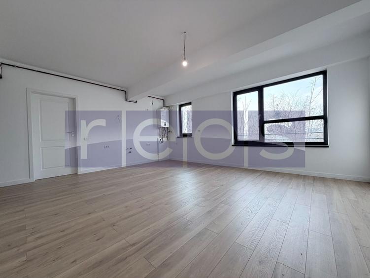 Apartament cu 3 camere decomandat în Străulești