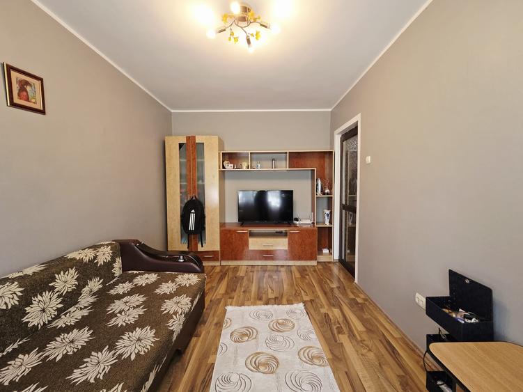 Apartament cu 2 camere decomandat în Micro 19