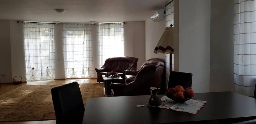 Casă cu 6 camere cu Teren 329 Mp în Trei Stejari