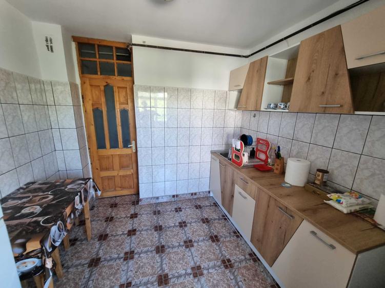 Apartament cu 2 camere decomandat în Rociu