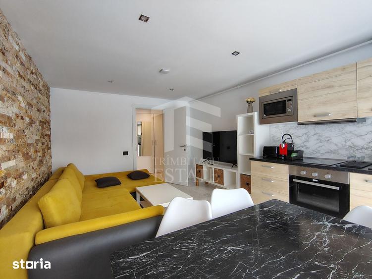 Apartament cu 3 camere decomandat în Piața