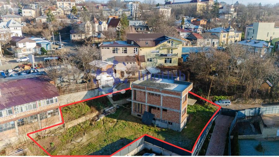 Casă individuală cu 5 camere cu Teren 678 Mp în Păcurari