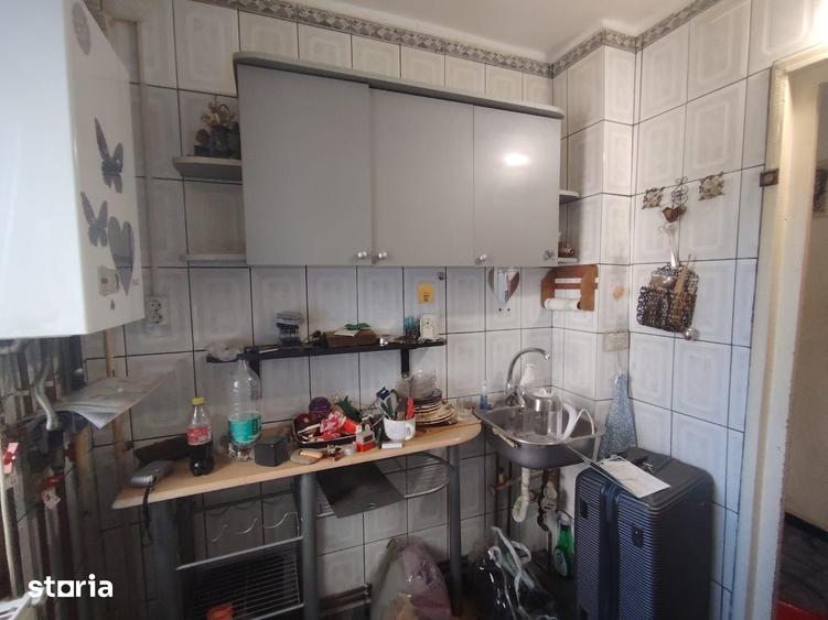Apartament cu 3 camere decomandat în Aleea Trandafirilor