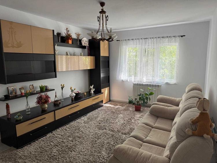 Apartament cu 2 camere decomandat în Spitalului