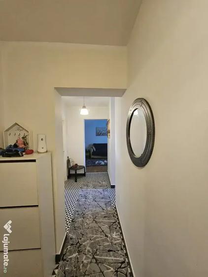 Apartament cu 4 camere semidecomandat în Central
