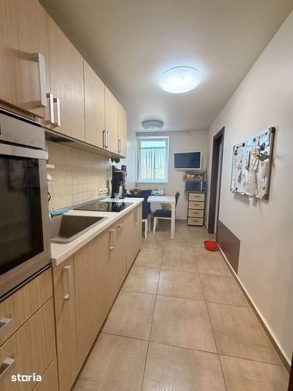 Apartament cu 4 camere semidecomandat în Ghiroda