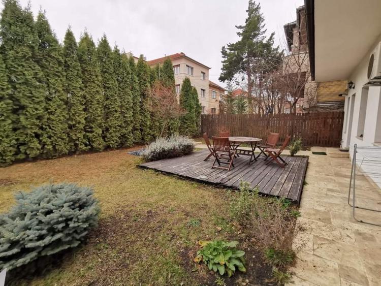 Casă individuală cu 2 camere cu Teren 65 Mp în Central