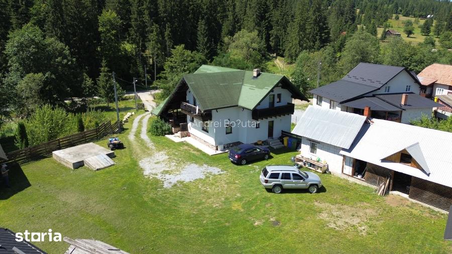 Casa aproape de padure ?i vecina cu paraul Sadova