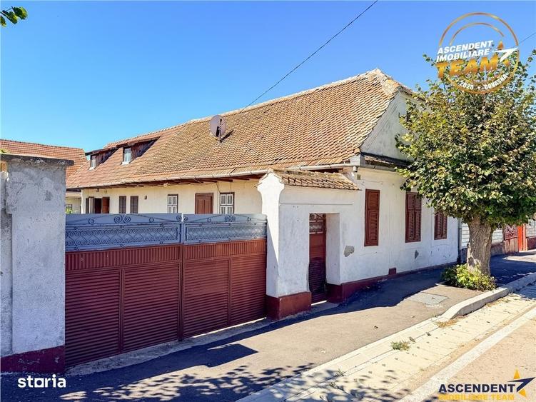 Casă cu 4 camere în Araci