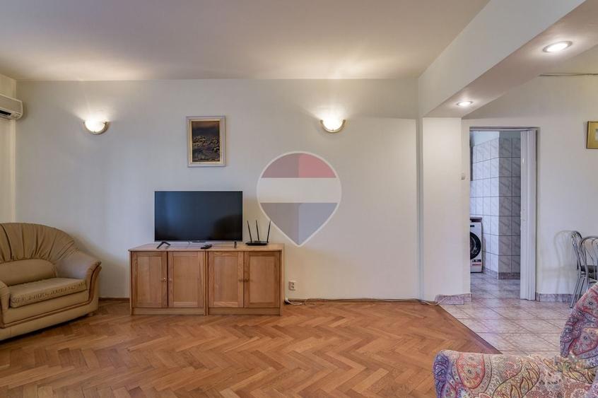 Apartament cu 3 camere semidecomandat, mobilat în Vatra Luminoasă
