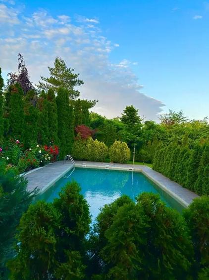 Casă individuală cu 6 camere cu Canalizare în Pipera