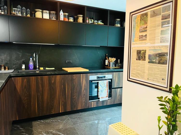 Apartament cu 4 camere în Aviatorilor