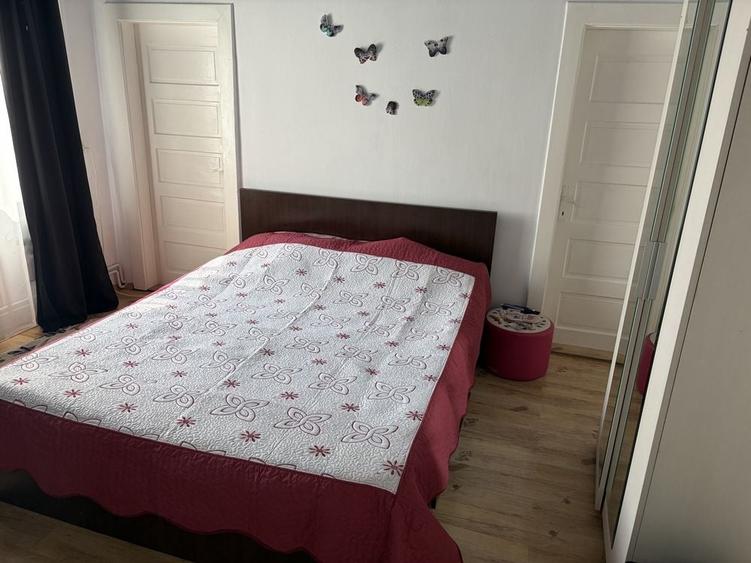 Casă cu 4 camere cu Teren 900 Mp în Central