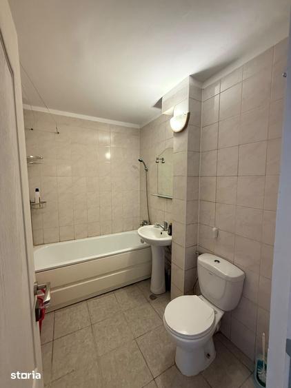Apartament cu 2 camere decomandat în Republicii