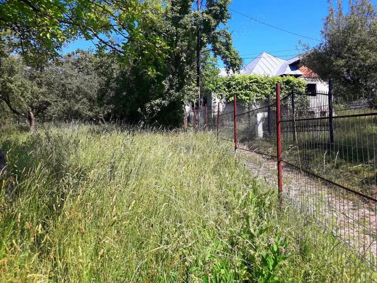 Teren de 1935 mp, în Valea