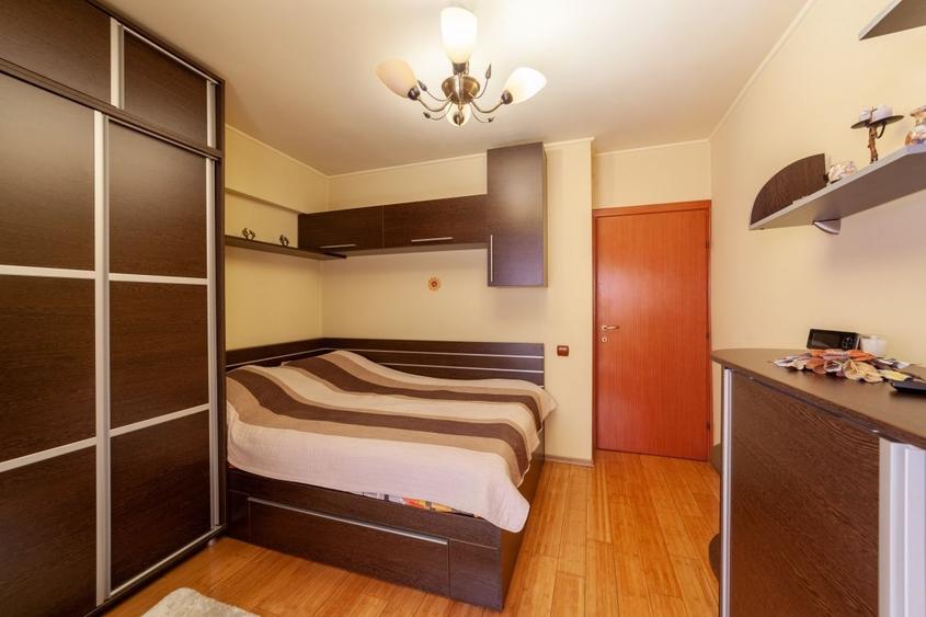 Apartament cu 4 camere decomandat, mobilat în Bere