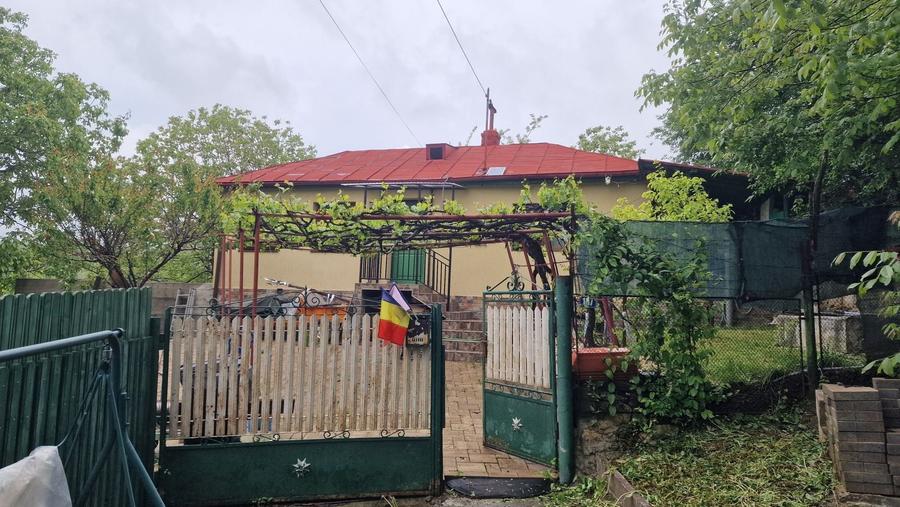 Casă cu 2 camere în Tătaru