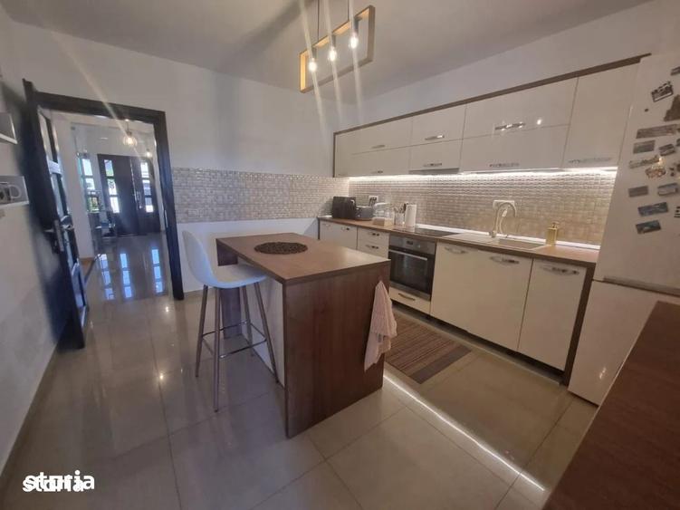 Casă cu 4 camere cu Teren 500 Mp în Moara
