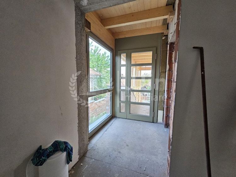 Casă individuală cu 4 camere cu Canalizare în Dâmbul Rotund