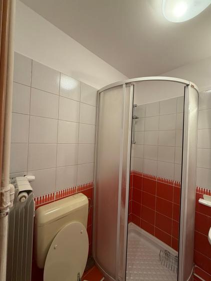 Apartament cu 4 camere decomandat în Aviației