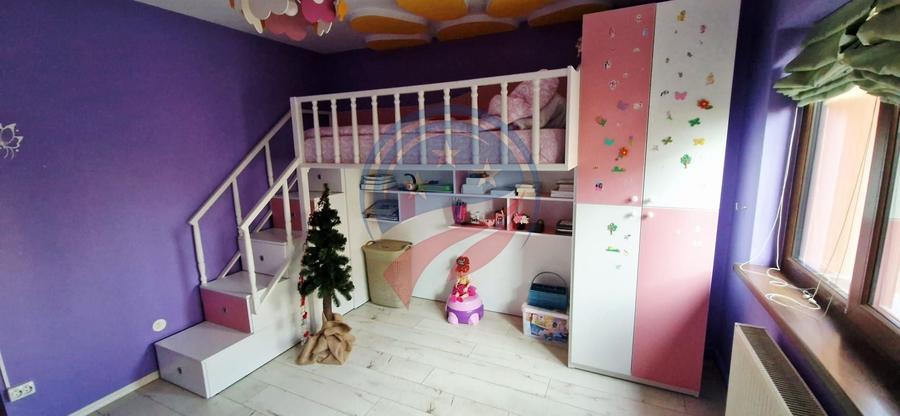 Apartament cu 2 camere decomandat, mobilat în Central