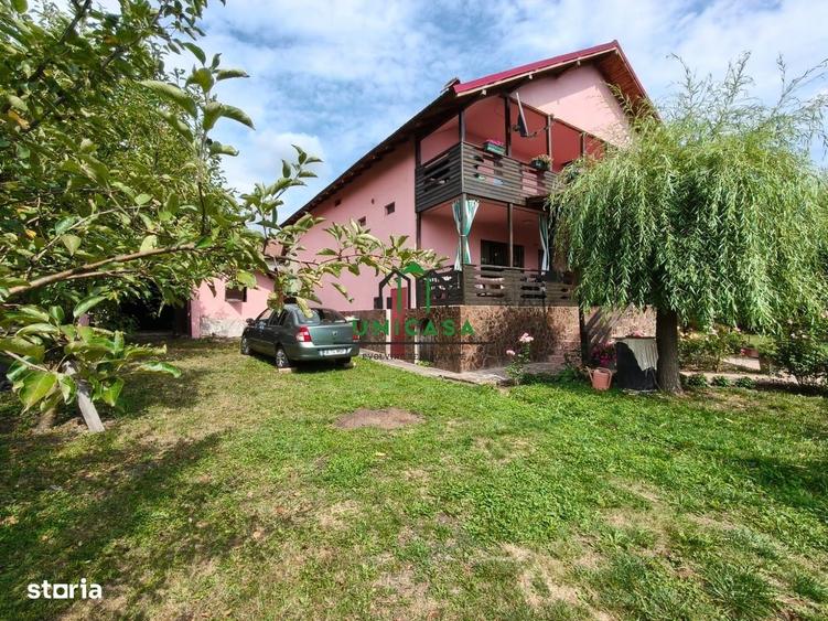 Casă cu 4 camere în Bârlogu