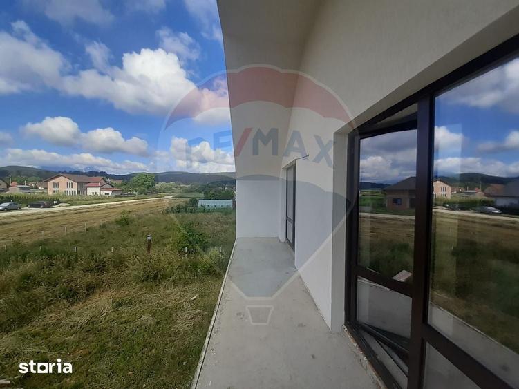 Casa / Vila cu 4 camere de vanzare Vulcan, 15 km de Brasov - 18