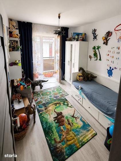 Apartament cu 3 camere decomandat în Florești