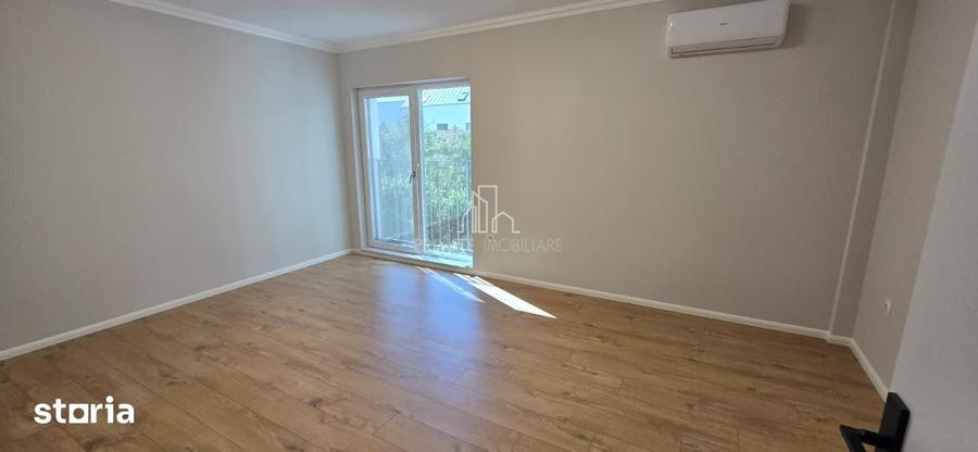 Apartament cu 3 camere în 22 Decembrie 1989