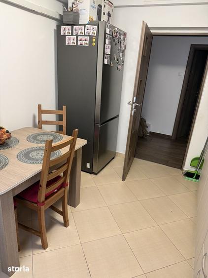 Apartament cu 4 camere în Berceni