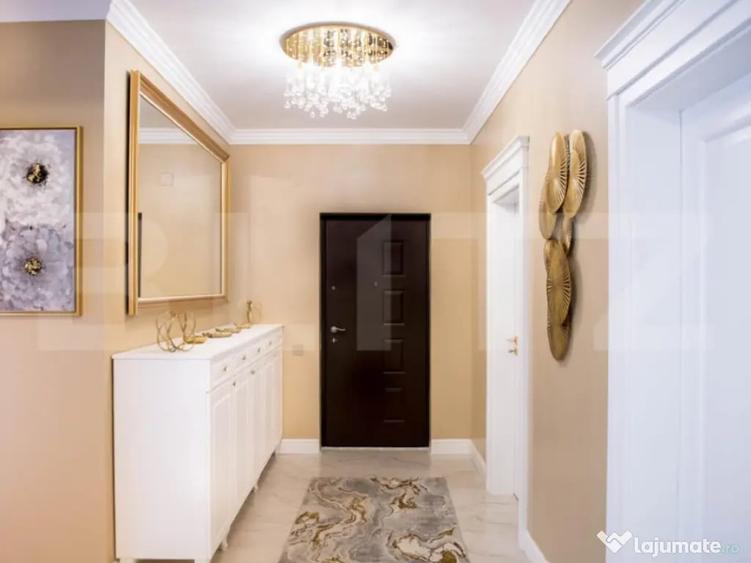 Casă cu 5 camere cu Teren 700 Mp în Borhanci