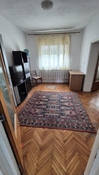 Casă individuală cu 5 camere cu Canalizare în Partoș