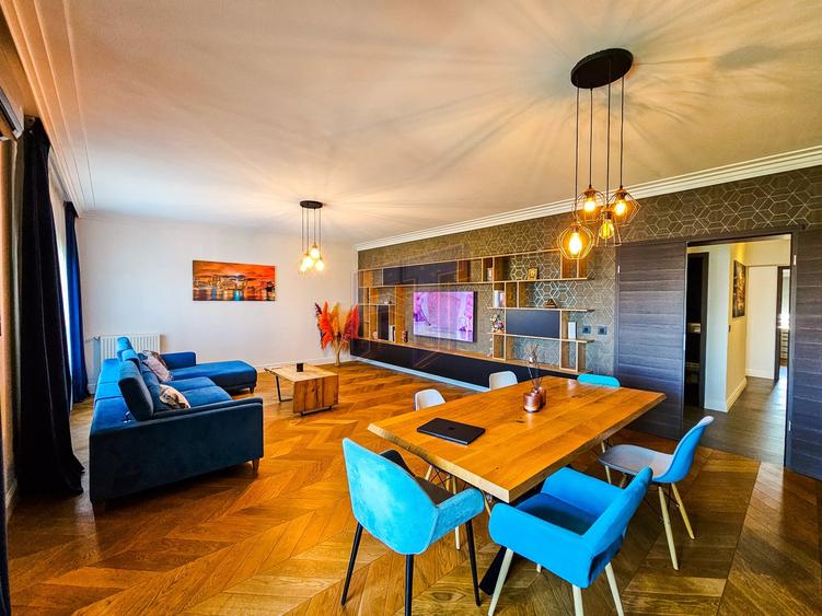 Apartament cu 4 camere decomandat, mobilat în Tei