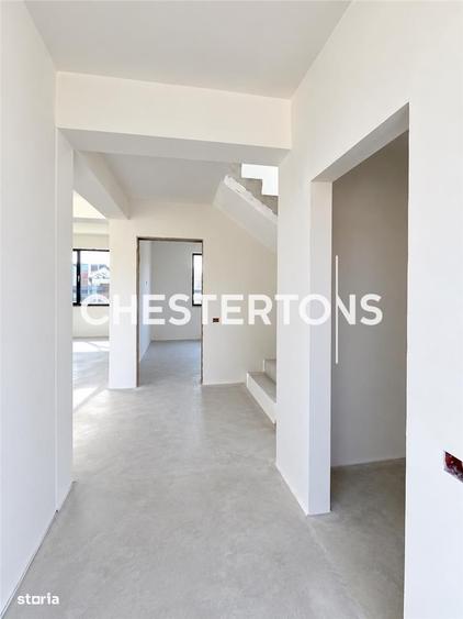 Casă cu 4 camere cu Teren 280 Mp în Crevedia