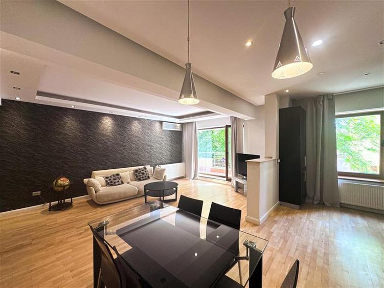 Apartament cu 3 camere semidecomandat, mobilat în Herăstrău
