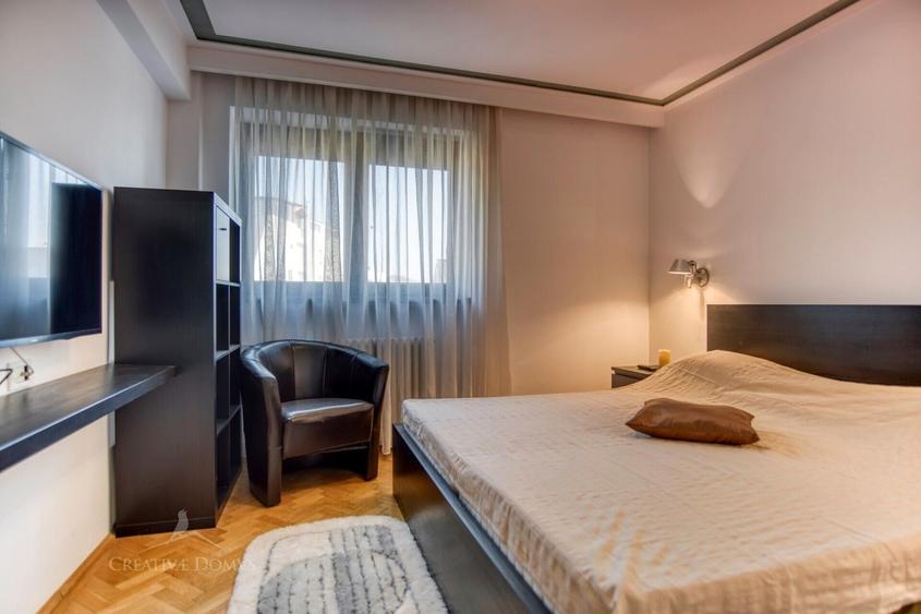 Apartament cu 4 camere semidecomandat, mobilat în Universitate