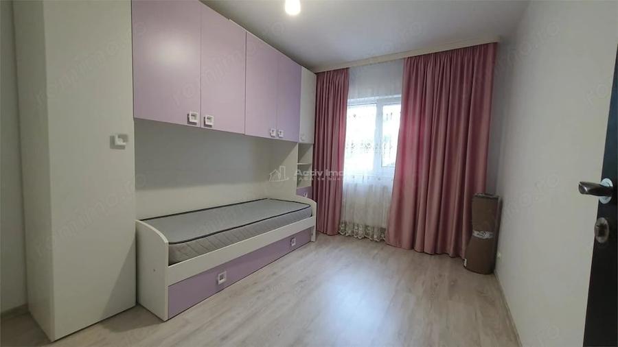 Apartament cu 3 camere decomandat în Poieni-Suceava