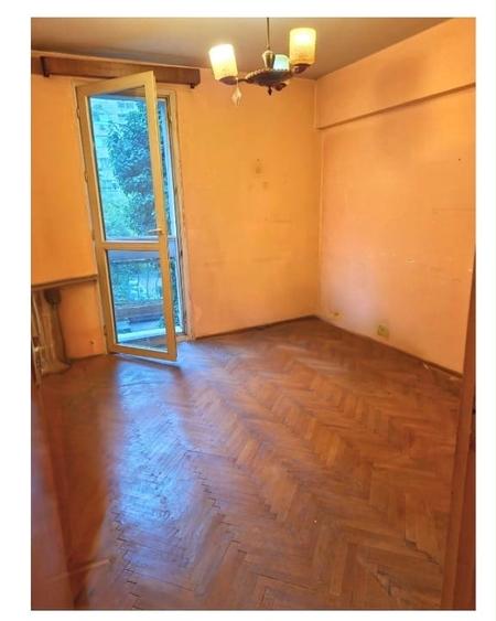 Apartament cu 3 camere semidecomandat în Titan