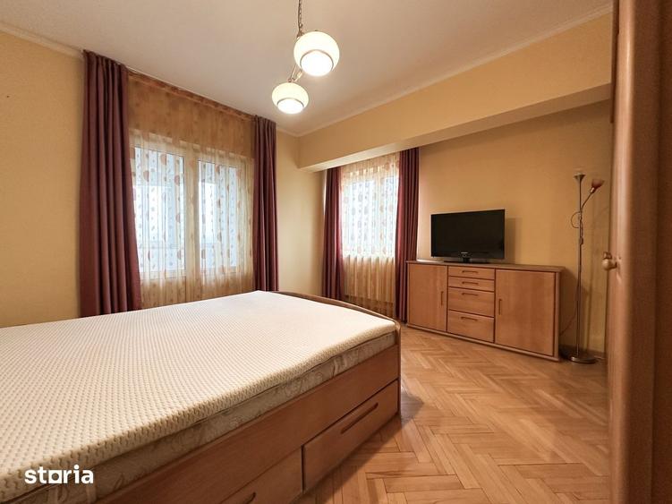 Apartament cu 3 camere decomandat, mobilat în Vitan