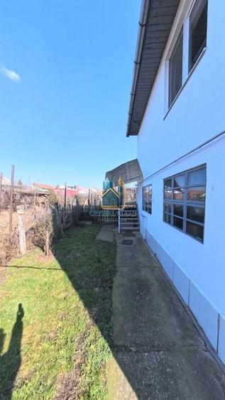 Casă individuală cu 6 camere cu Teren 385 Mp în Semicentral