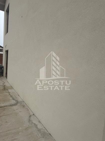 Casă cu 8 camere cu Teren 278 Mp în Bazoș