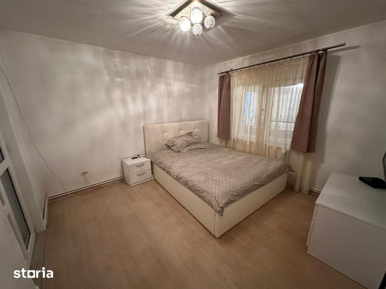 Casă cu 5 camere cu Teren 456 Mp în Florești
