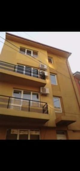 Casă individuală cu 5 camere cu Teren 250 Mp în Vitan Mall