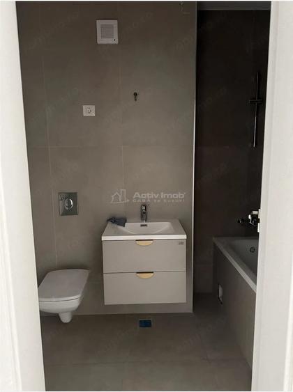 Apartament cu 3 camere decomandat în Albert