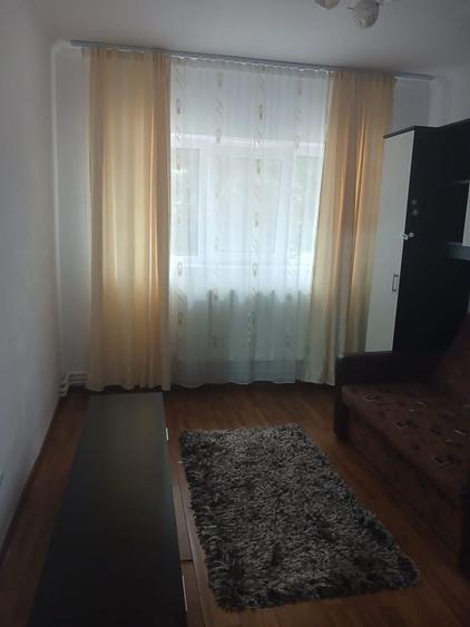 Apartament cu 2 camere decomandat în Industrială