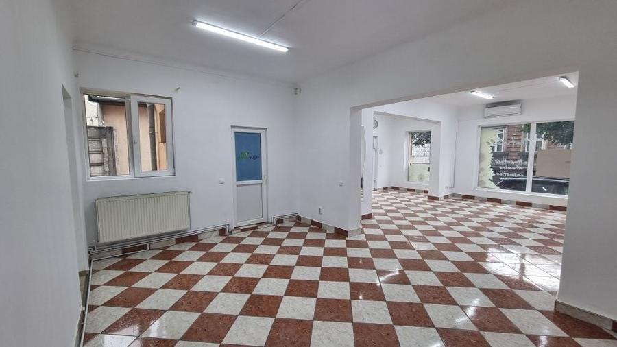 Spațiu comercial, de 51 mp, în Central